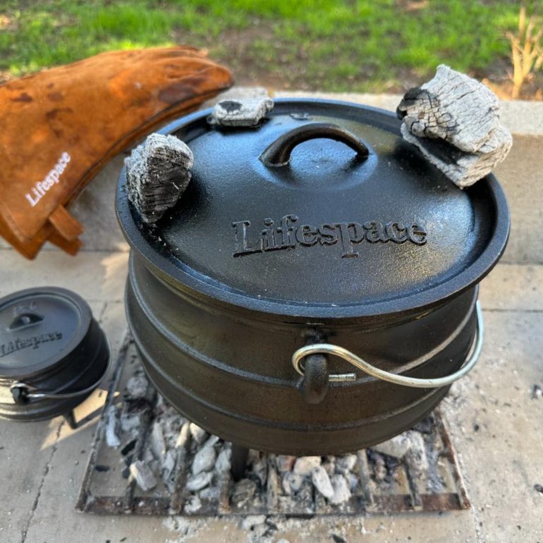 Lifespace No2 Cast Iron African Potjie Cooking Pot / Cauldron with Legs (6.3 Quart)